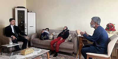 Digor Kaymakamı Ahmed Tayyib Kahraman’dan Kış Şartlarında Köylere Yakın Takip: Kocaköy’de Hane Ziyareti