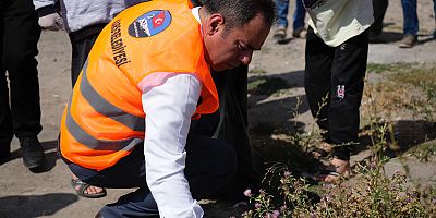 Kars Belediye Başkanı Prof. Dr. Ötüken Senger’den Örnek Çevre Temizliği Hareketi