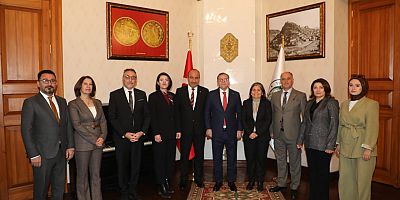 KARS VALİSİ ZİYA POLAT’TAN ÖĞRETMENLER GÜNÜ’NE ÖZEL KABUL: EĞİTİM CAMİASINA ANLAMLI DESTEK