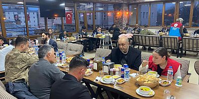 Vatan Size Minnettar: Digor Kaymakamı Hasan Musab Okatan Şehit ve Gazi Aileleriyle İftarda Buluştu