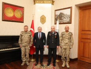 Tümgeneral Şakir Uslu’dan Kars Valisi Ziya Polat’a Kritik Ziyaret