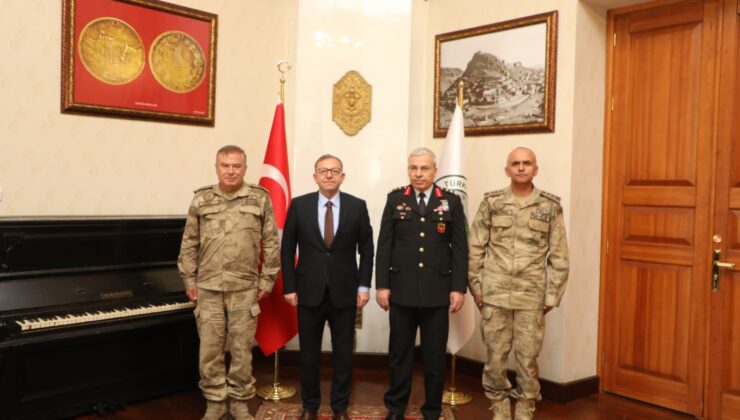 Tümgeneral Şakir Uslu’dan Kars Valisi Ziya Polat’a Kritik Ziyaret